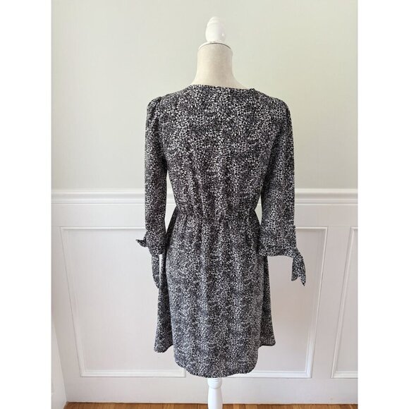 Gilli Stitch Fix Black & White Floral V-Neck Dress Tie Sleeves Stretch Waist S E - Picture 4 of 5